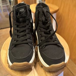 Sketchers Hi SOLD!!!!